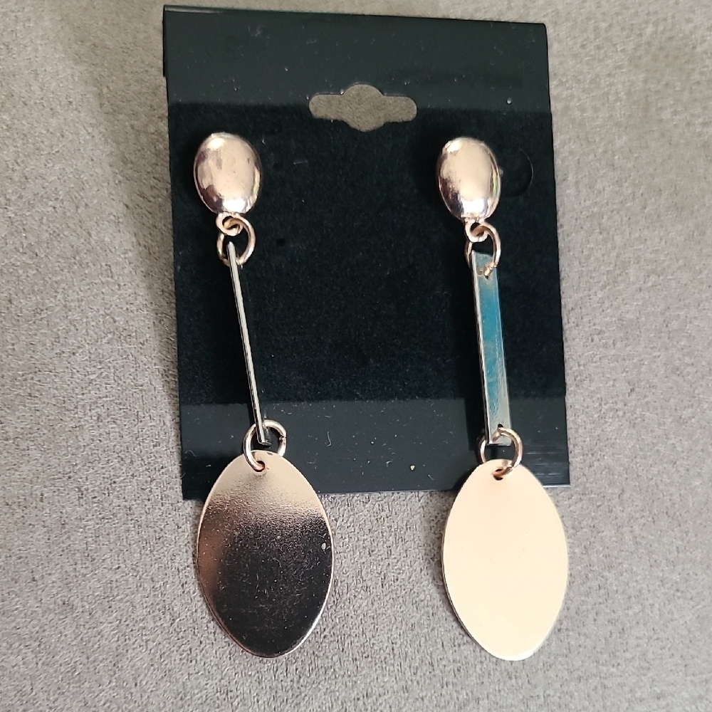 Elegant‎ Gold Drop Earrings